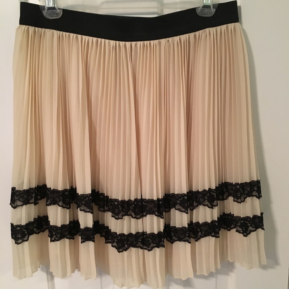 American Rag pleated skirt